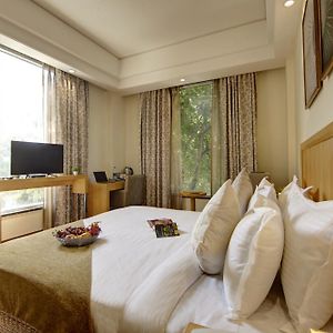 Saltstayz Select - Galleria Market & Golf Course Road